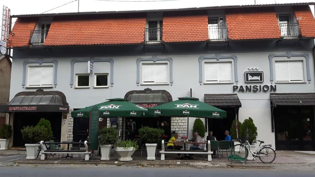 RESTORAN PRENOĆIŠTE CROATIA TURIST — 1