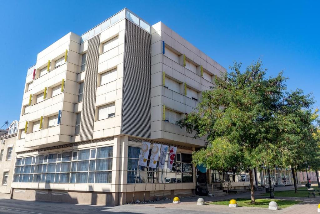 Artearia Hotel — 1