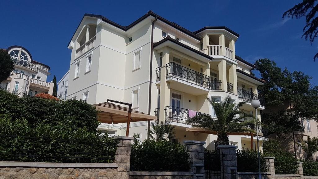 Villa Emilia — 1
