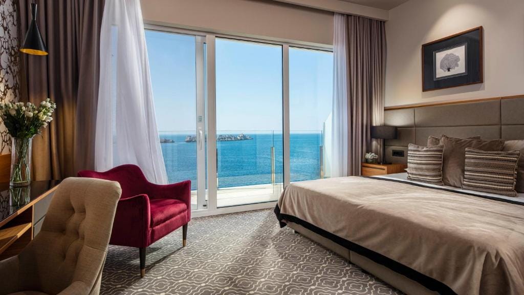 Royal Ariston Hotel — 2