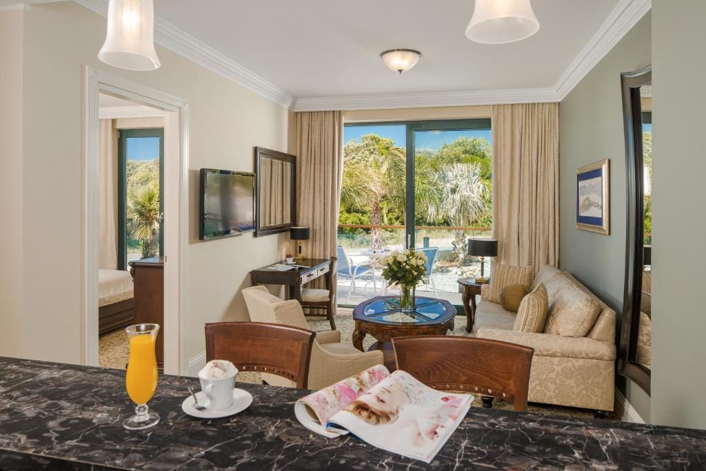 Royal Princess Hotel — 4