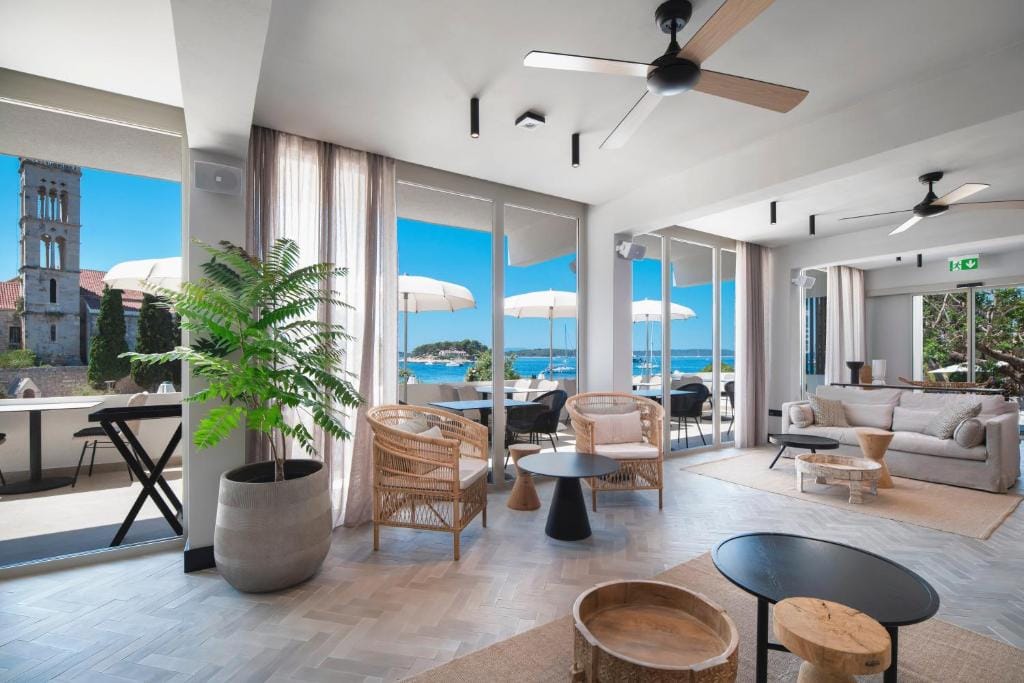 Beach Bay Hvar Hotel — 1