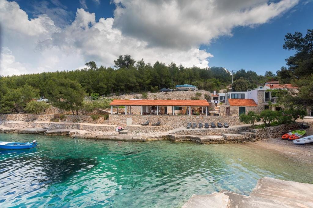 Golden Bay Hvar — 1