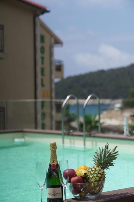Hotel Fortuna — 4
