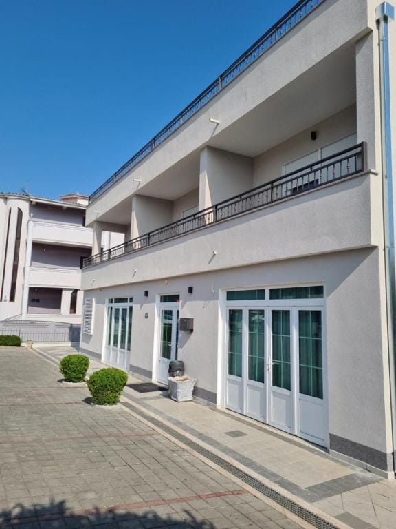 Hotel Adria — 1