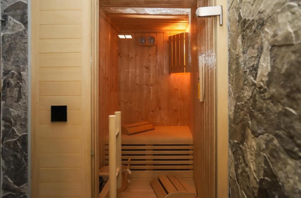Hotel ZRINSKI — 2