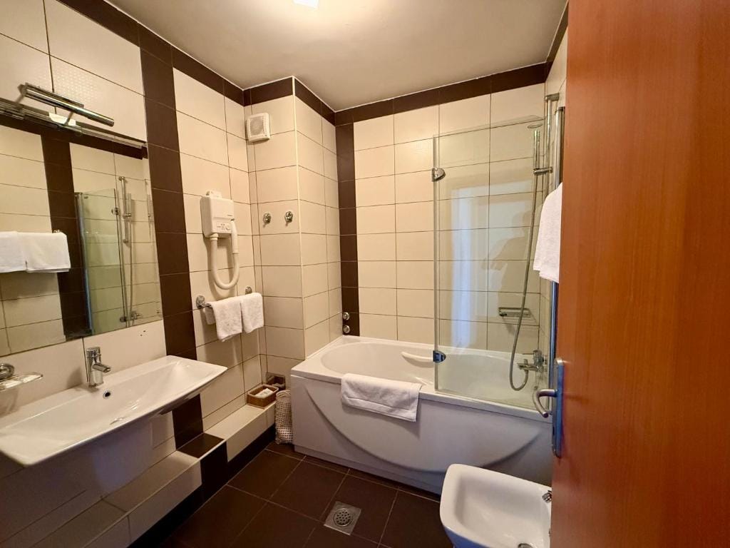 Hotel Kutina — 3