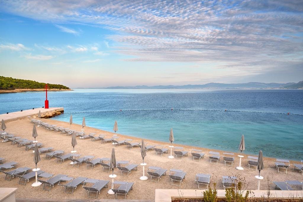 Grand Hotel View — 5