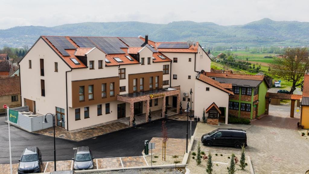 Difuzni hotel Zlatni Lug