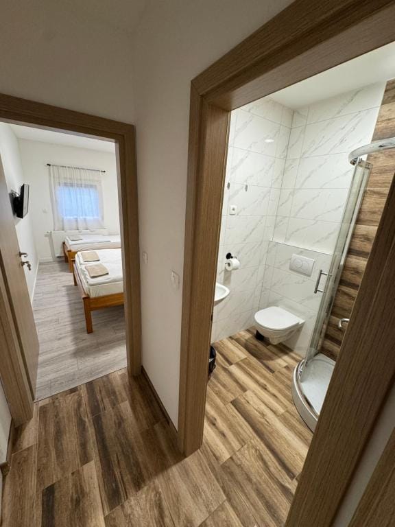 Sobe Zimmer Frei — 2