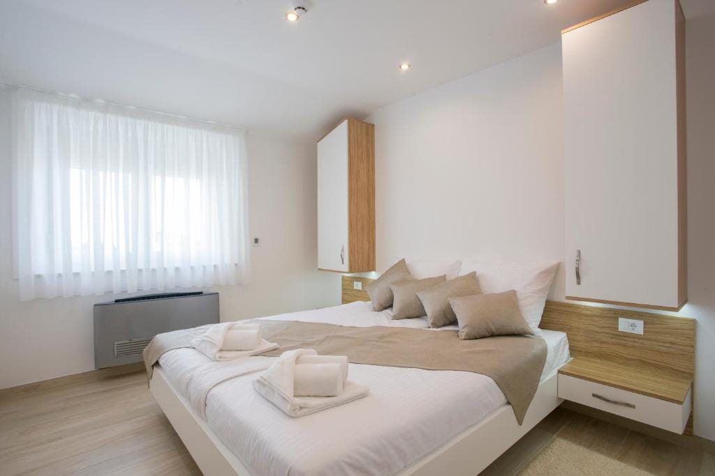 Adrion Aparthotel — 2