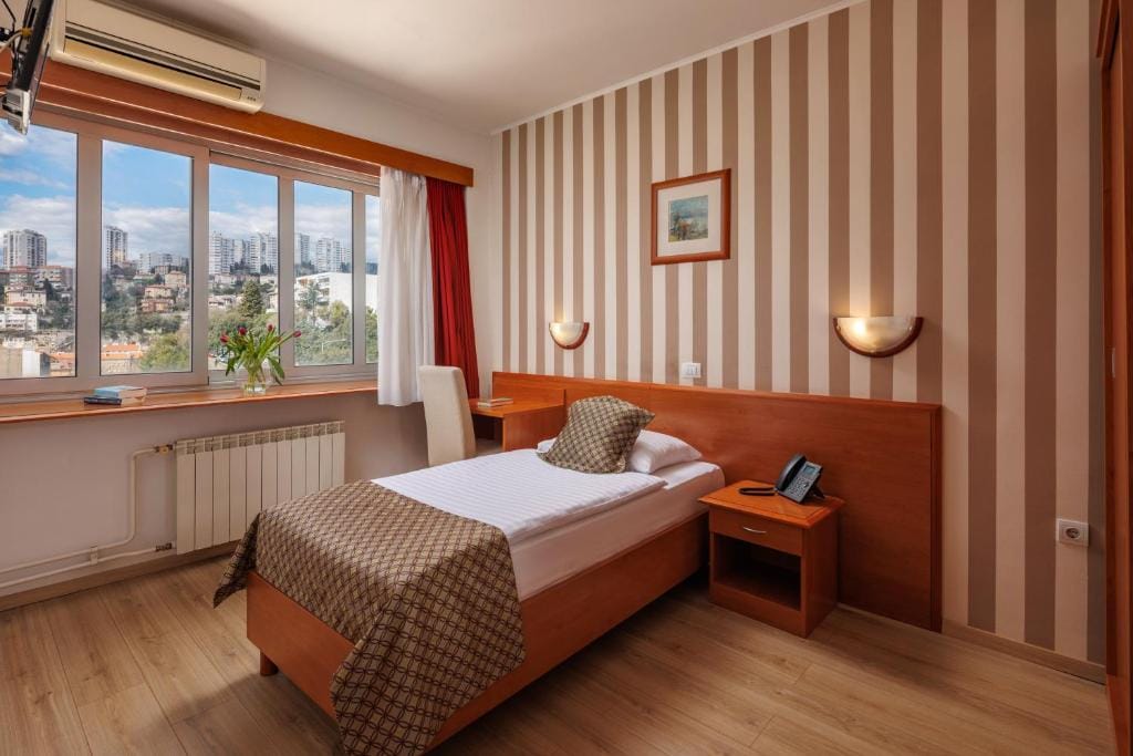Hotel Neboder — 5
