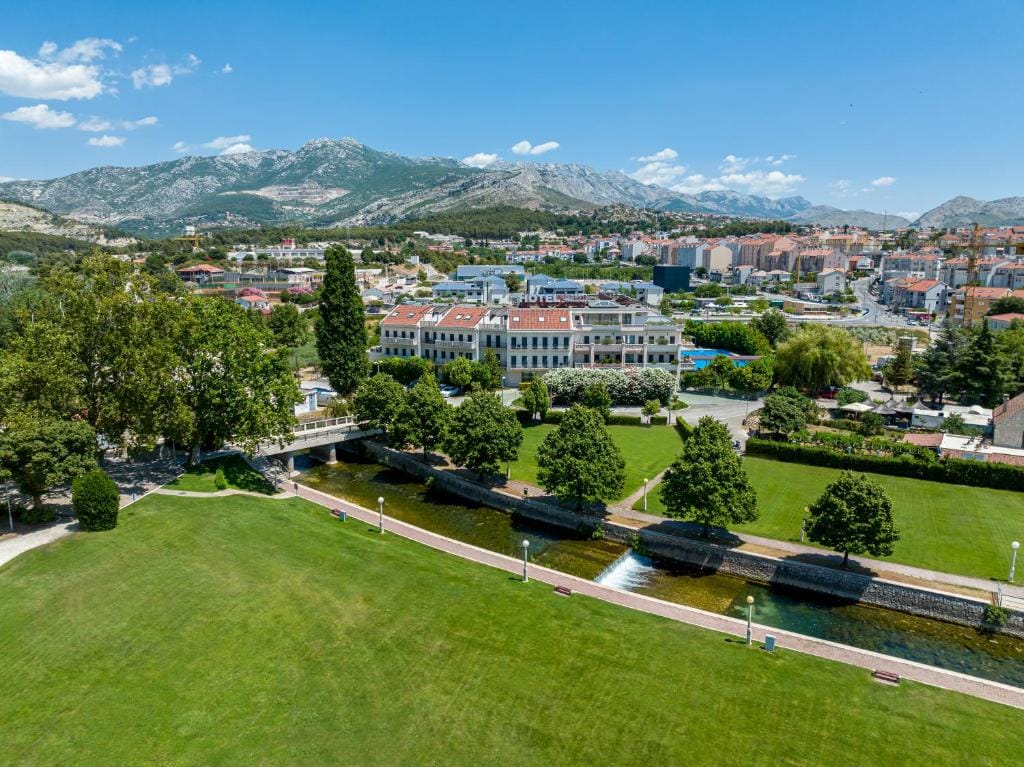 Hotel President Solin — 2