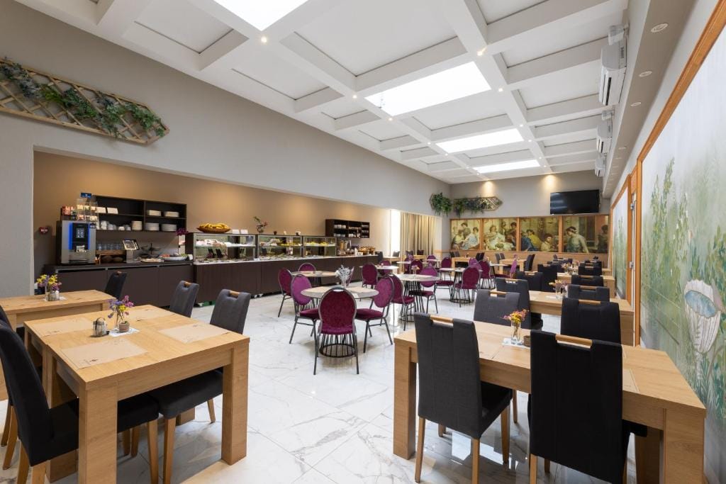 Hotel Salona Palace — 5