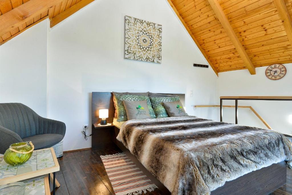 Juras Country House, bazen, sauna ,hot tube,vrt — 2