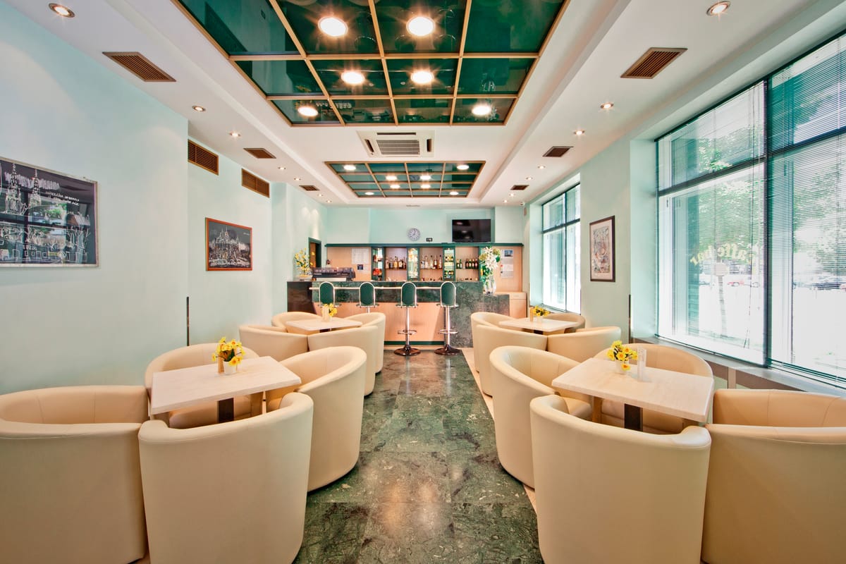 Hotel Central — 2