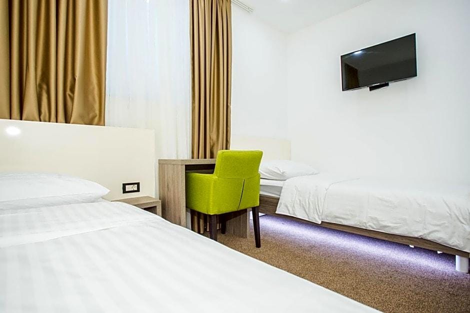 Hotel National — 3