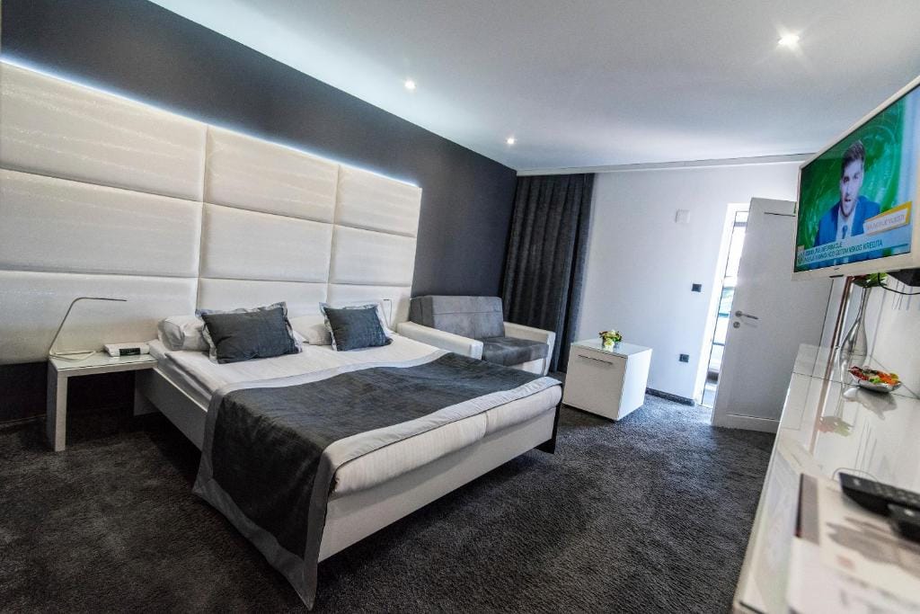 Hotel Cool Zagreb Airport — 1