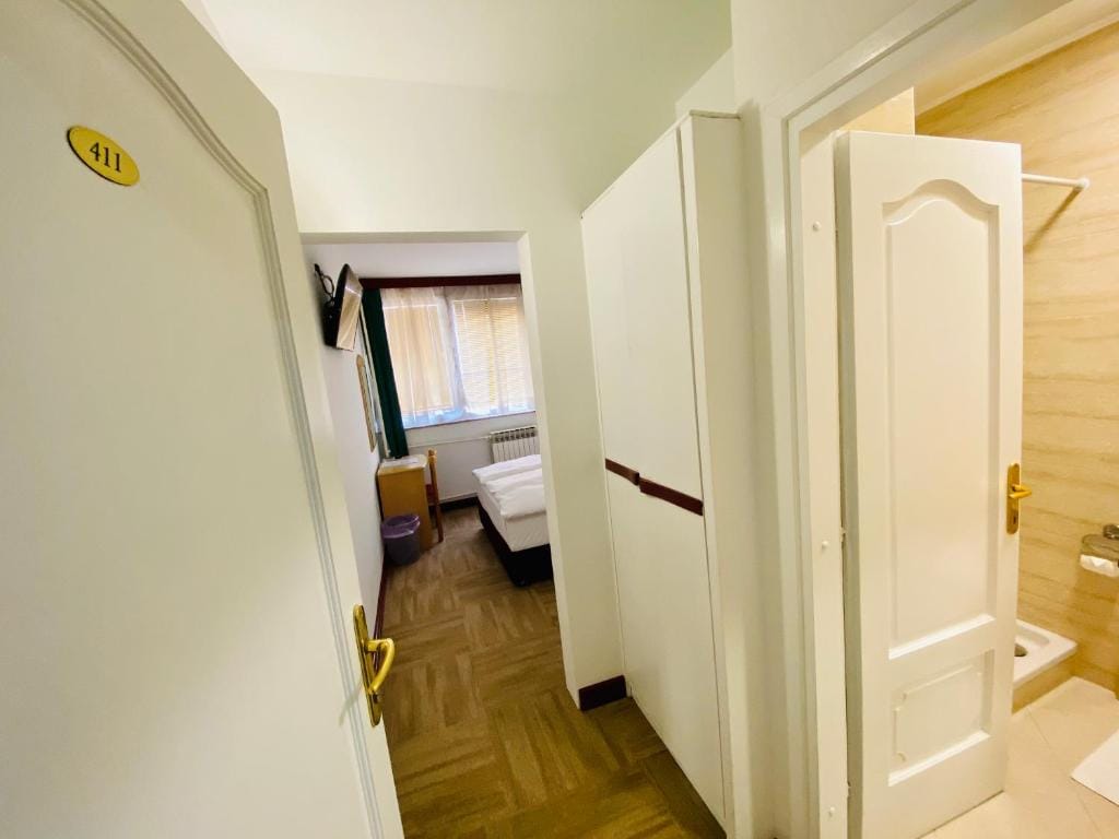 Hotel Slavonija — 2