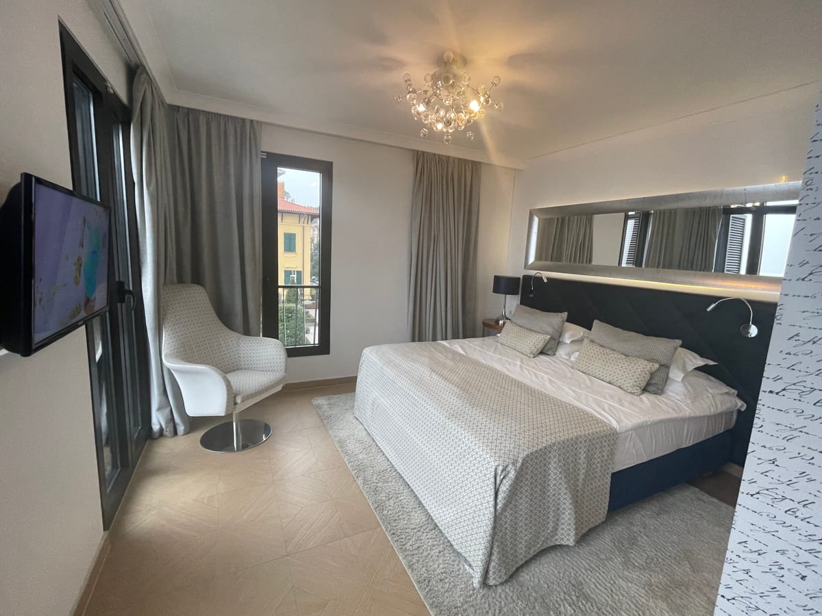 Hotel Royal — 4