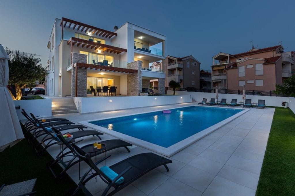 Villa Corcovado Deluxe Apartments with Heated Pool — 1